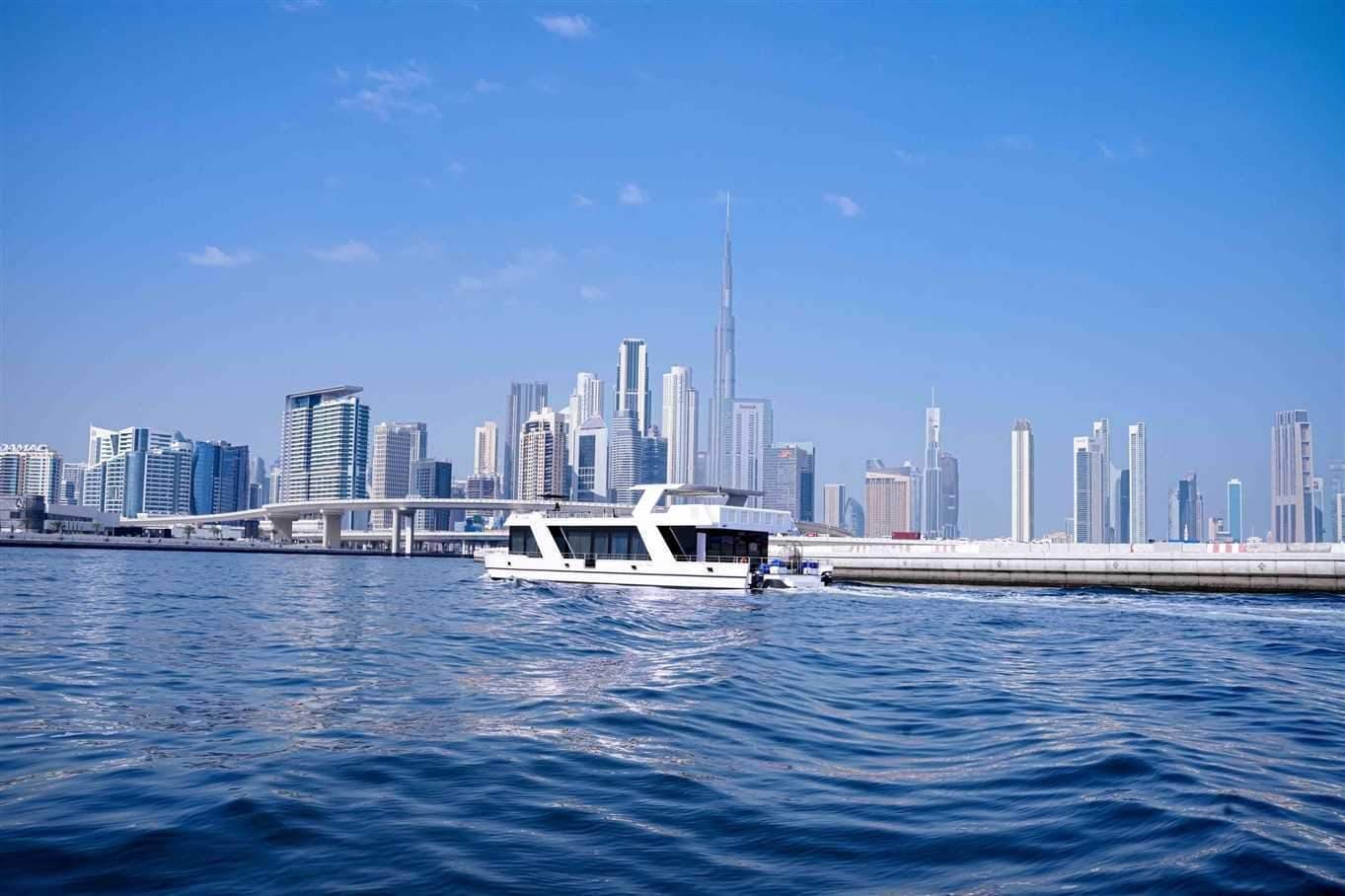 Floating Bella — image 10